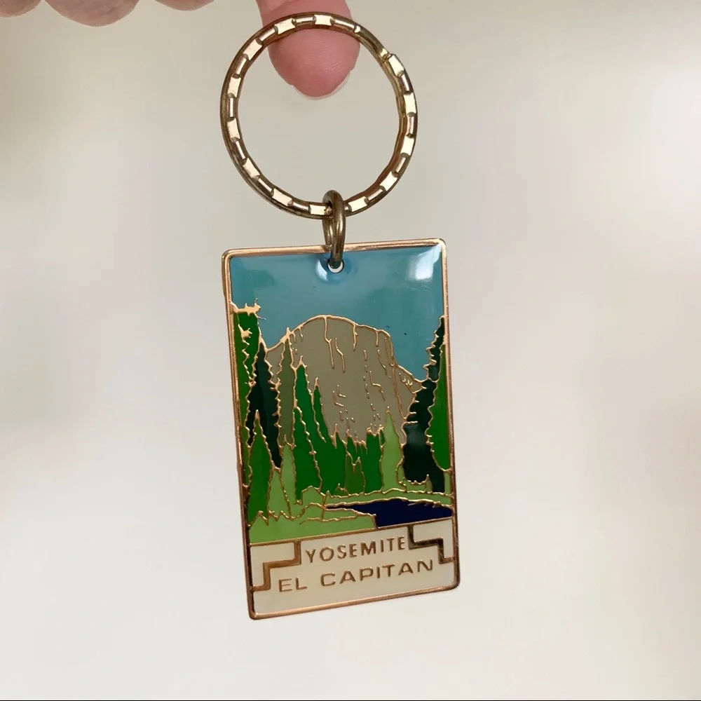 Vintage 90’s Yosemite key chain